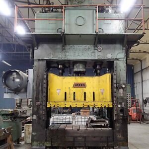 660 Ton British Clearing Model S4-650 108-64 Straight Side Press- 66″ x 108″ Bed, 18″ Stroke, 48″ Shut