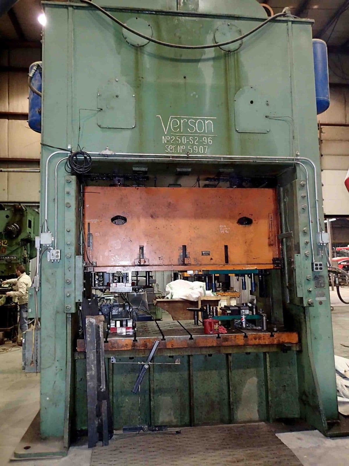 250 Ton Verson Model 250-S2-96 Straight Side Press- 42″ x 96″ Bed, 14″ Stroke, 24″ Shut